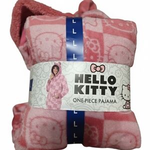 Hello Kitty Pink Patterned Pajama Set